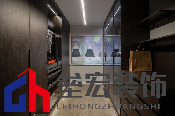 白色、木色與黑色演繹同一空間下的不同格調(diào)！