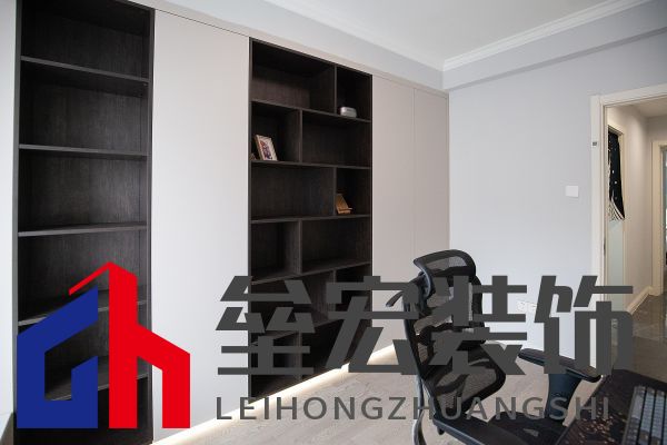白色、木色與黑色演繹同一空間下的不同格調(diào)！