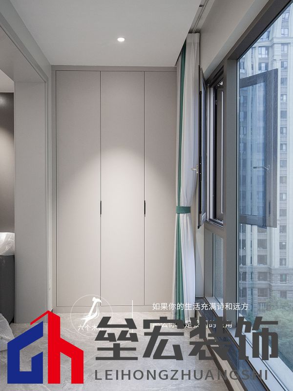 103㎡三居室一門到頂?shù)囊鹿裨O(shè)計(jì)，簡約又溫馨
