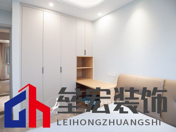 103㎡三居室一門到頂?shù)囊鹿裨O(shè)計(jì)，簡約又溫馨
