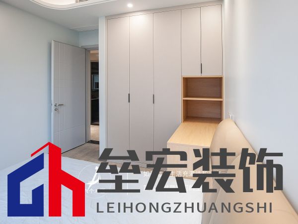 103㎡三居室一門到頂?shù)囊鹿裨O(shè)計(jì)，簡約又溫馨