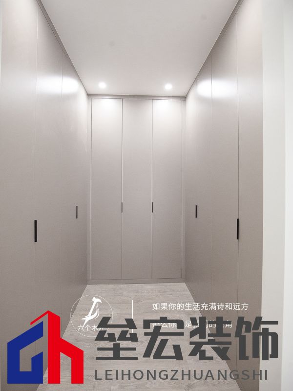 103㎡三居室一門到頂?shù)囊鹿裨O(shè)計(jì)，簡約又溫馨