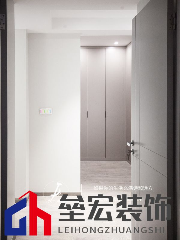 103㎡三居室一門到頂?shù)囊鹿裨O(shè)計(jì)，簡約又溫馨